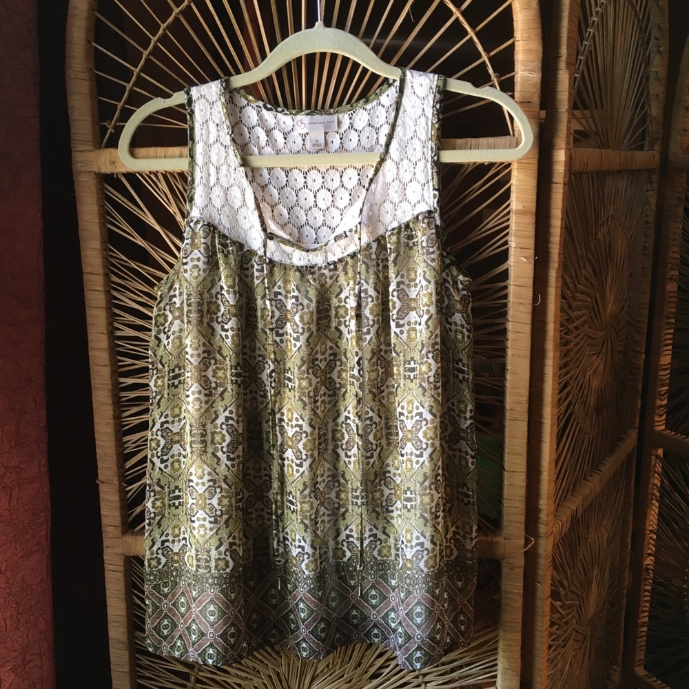 3/$20 DRESS BARN Sleeveless Green Top Lace Yoke Small